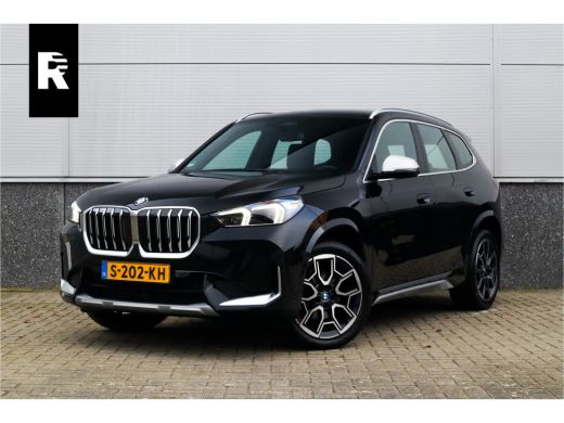 BMW X1 sDrive18i X-Line / Trekhaak / Adaptieve Cruise / 19inch / Camera /