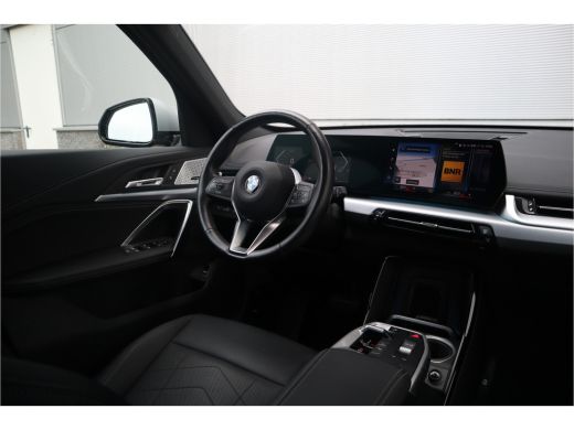 BMW X1 sDrive18i X-Line / Trekhaak / Adaptieve Cruise / 19inch / Camera / ActivLease financial lease