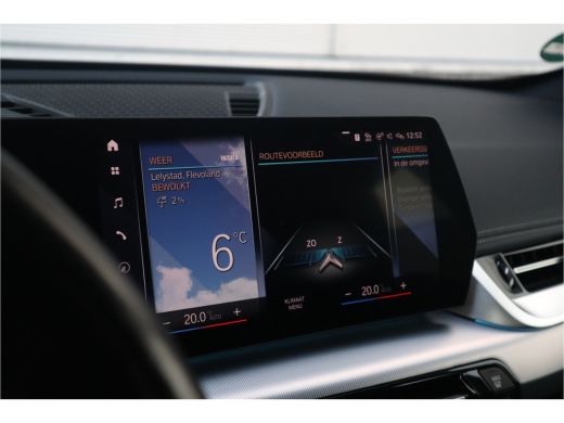 BMW X1 sDrive18i X-Line / Trekhaak / Adaptieve Cruise / 19inch / Camera / ActivLease financial lease