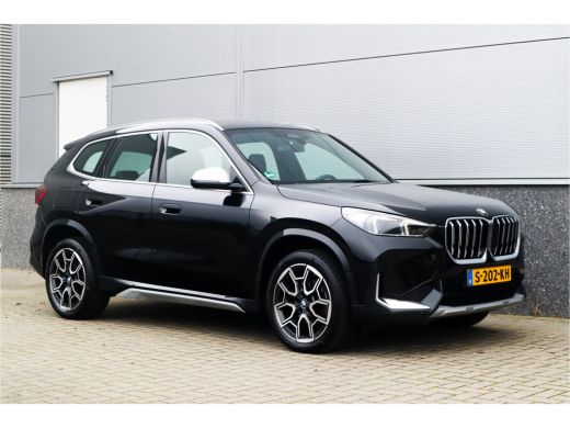 BMW X1 sDrive18i X-Line / Trekhaak / Adaptieve Cruise / 19inch / Camera / ActivLease financial lease