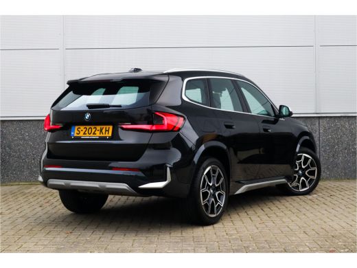 BMW X1 sDrive18i X-Line / Trekhaak / Adaptieve Cruise / 19inch / Camera / ActivLease financial lease