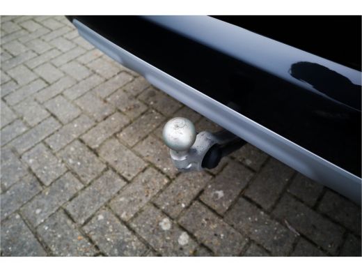 BMW X1 sDrive18i X-Line / Trekhaak / Adaptieve Cruise / 19inch / Camera / ActivLease financial lease