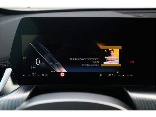 BMW X1 sDrive18i X-Line / Trekhaak / Adaptieve Cruise / 19inch / Camera / ActivLease financial lease