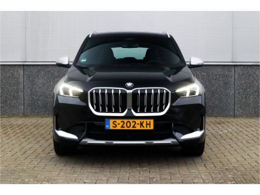 BMW X1 sDrive18i X-Line / Trekhaak / Adaptieve Cruise / 19inch / Camera / ActivLease financial lease