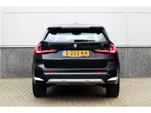 BMW X1 sDrive18i X-Line / Trekhaak / Adaptieve Cruise / 19inch / Camera / ActivLease financial lease