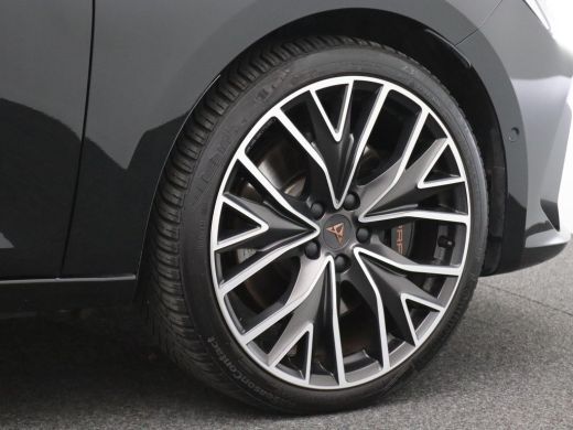 CUPRA Leon Sportstourer 1.4 e-Hybrid VZ Adrenaline 245PK DSG Pano-Schuifdak, SOH 91,93%, Stoel-Stuurverwarming, Achteruit... ActivLease financial lease