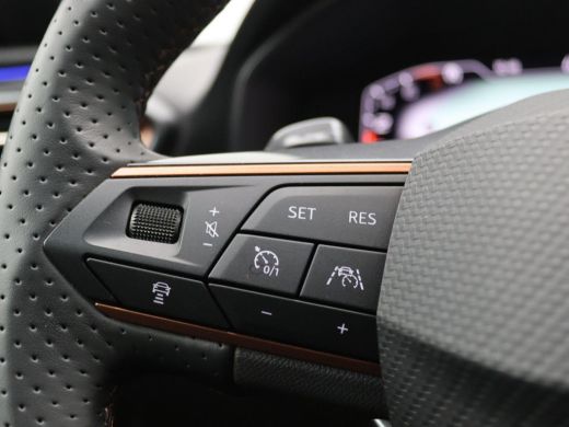 CUPRA Leon Sportstourer 1.4 e-Hybrid VZ Adrenaline 245PK DSG Pano-Schuifdak, SOH 91,93%, Stoel-Stuurverwarming, Achteruit... ActivLease financial lease