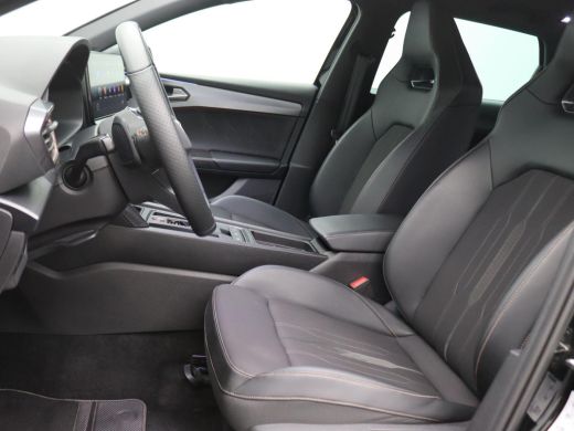 CUPRA Leon Sportstourer 1.4 e-Hybrid VZ Adrenaline 245PK DSG Pano-Schuifdak, SOH 91,93%, Stoel-Stuurverwarming, Achteruit... ActivLease financial lease