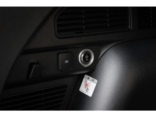 Ford Kuga 2.5 PHEV ST-Line | Black-pack | Wegklap Trekhaak | Winter-pack | 20 Inch velgen | Camera | Standk... ActivLease financial lease