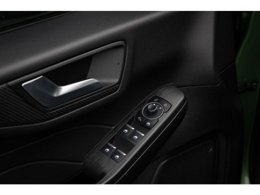 Ford Kuga 2.5 PHEV ST-Line | Black-pack | Wegklap Trekhaak | Winter-pack | 20 Inch velgen | Camera | Standk... ActivLease financial lease