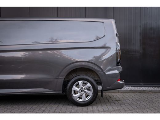 Ford Transit Custom 320 2.0 TDCI L2H1 Limited | Nieuw model | Full LED | Trekhaak | Camera | Stoelverwarming | Bijrij... ActivLease financial lease
