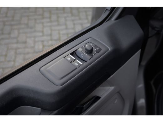 Ford Transit Custom 320 2.0 TDCI L2H1 Limited | Nieuw model | Full LED | Trekhaak | Camera | Stoelverwarming | Bijrij... ActivLease financial lease