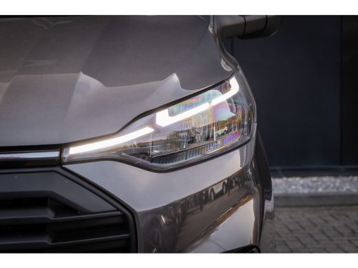 Ford Transit Custom 320 2.0 TDCI L2H1 Limited | Nieuw model | Full LED | Trekhaak | Camera | Stoelverwarming | Bijrij... ActivLease financial lease