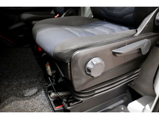 Iveco Daily 35C14 136pk Open Laadbak met laadklep en trekhaak 3500kg 10-2019 ActivLease financial lease