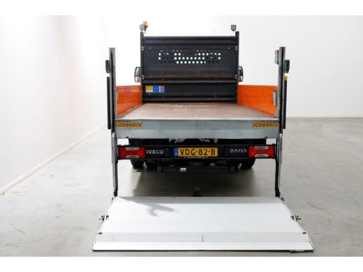 Iveco Daily 35C14 136pk Open Laadbak met laadklep en trekhaak 3500kg 10-2019 ActivLease financial lease