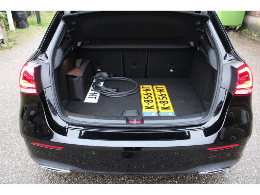 Mercedes-Benz A-Klasse 250 e Business PHEV AMG ORG NL PANO SFEER MATRIX LED 116000KM!!! ActivLease financial lease