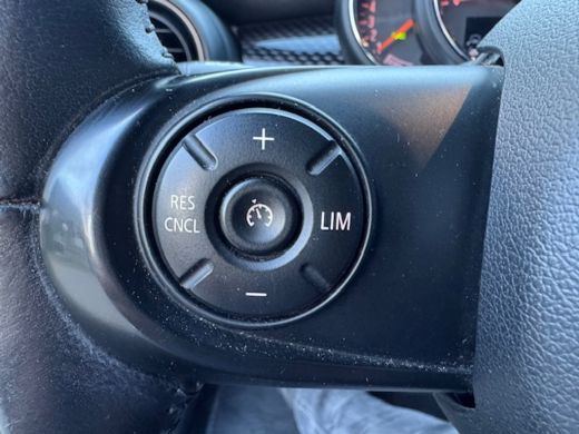 Mini Cooper S Cabrio 2.0 Cooper S 192Pk JCW AUTOMAAT XENON UNION JACK NAVI ECC 96000KM!!! ActivLease financial lease