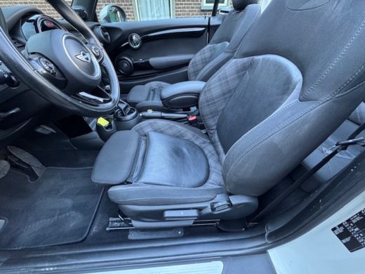 Mini Cooper S Cabrio 2.0 Cooper S 192Pk JCW AUTOMAAT XENON UNION JACK NAVI ECC 96000KM!!! ActivLease financial lease