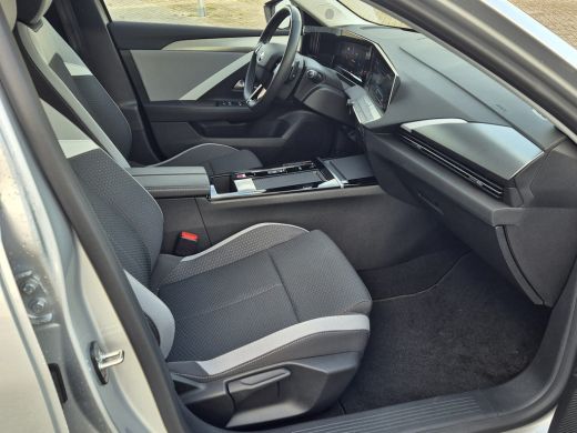 Opel Astra Sports Tourer 1.6 TURBO 180PK HYBRID | AUTOMAAT | Parkeersensoren rondom | Adaptieve cruise contr... ActivLease financial lease