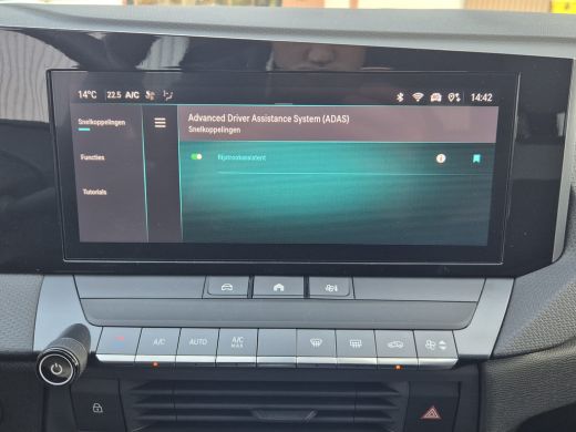 Opel Astra Sports Tourer 1.6 TURBO 180PK HYBRID | AUTOMAAT | Parkeersensoren rondom | Adaptieve cruise contr... ActivLease financial lease