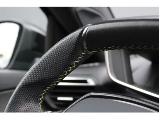 Peugeot 2008 1.2 PureTech GT-Line | Navigatie | Camera | Panorama/schuifdak | Stoelverwarming | Alarm | Full L... ActivLease financial lease