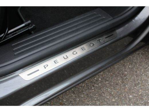 Peugeot 2008 1.2 PureTech GT-Line | Navigatie | Camera | Panorama/schuifdak | Stoelverwarming | Alarm | Full L... ActivLease financial lease