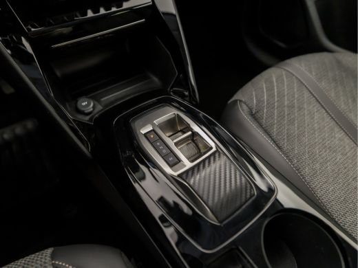 Peugeot 208 Hybrid 100 e-DCS6 Allure Automaat (VIRTUAL COCKPIT, APPLE CARPLAY, GROOT NAVI, 360 CAMERA, LEDER,... ActivLease financial lease