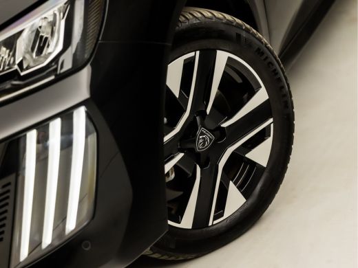 Peugeot 208 Hybrid 100 e-DCS6 Allure Automaat (VIRTUAL COCKPIT, APPLE CARPLAY, GROOT NAVI, 360 CAMERA, LEDER,... ActivLease financial lease