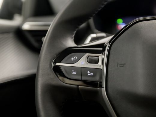 Peugeot 208 Hybrid 100 e-DCS6 Allure Automaat (VIRTUAL COCKPIT, APPLE CARPLAY, GROOT NAVI, 360 CAMERA, LEDER,... ActivLease financial lease