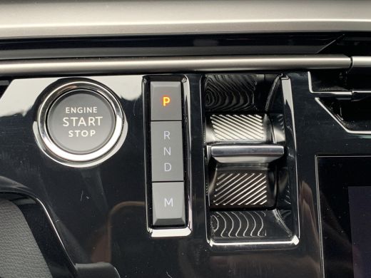 Peugeot 3008 Hybrid 136 GT Airco | Camera | Cruise Control Adaptief | DAB | LED | Navi | Stoel&Stuur-verwarming | ActivLease financial lease