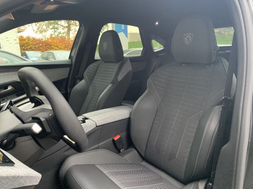 Peugeot 3008 Hybrid 136 GT Airco | Camera | Cruise Control Adaptief | DAB | LED | Navi | Stoel&Stuur-verwarming | ActivLease financial lease