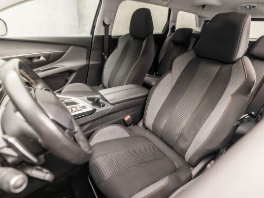 Peugeot 5008 1.2 PureTech Sport 7 Persoons Automaat (APPLE CARPLAY, GROOT NAVI, STOELVERWARMING, KEYLESS, GETI... ActivLease financial lease