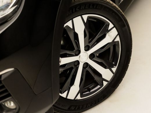 Peugeot 5008 1.2 PureTech Sport 7 Persoons Automaat (APPLE CARPLAY, GROOT NAVI, STOELVERWARMING, KEYLESS, GETI... ActivLease financial lease