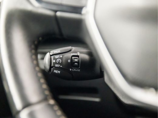 Peugeot 5008 1.2 PureTech Sport 7 Persoons Automaat (APPLE CARPLAY, GROOT NAVI, STOELVERWARMING, KEYLESS, GETI... ActivLease financial lease