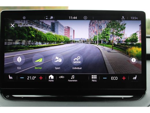 Skoda Enyaq iV 80 First Edition LEER PANO SOH 93% CRYSTAL LED ActivLease financial lease