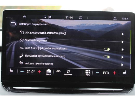 Skoda Enyaq iV 80 First Edition LEER PANO SOH 93% CRYSTAL LED ActivLease financial lease