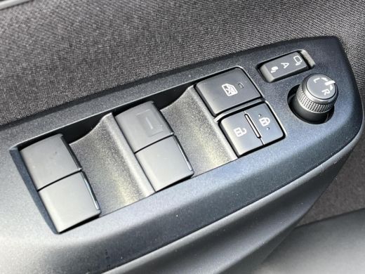 Toyota Yaris Cross 1.5 Hybrid Dynamic | Forest green metallic | Comfort Pack | Nieuw uit voorraad leverbaar | ActivLease financial lease