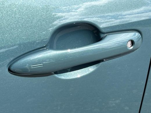 Toyota Yaris Cross 1.5 Hybrid Dynamic | Forest green metallic | Comfort Pack | Nieuw uit voorraad leverbaar | ActivLease financial lease