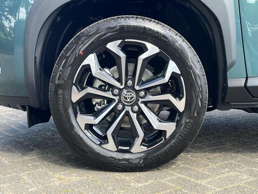 Toyota Yaris Cross 1.5 Hybrid Dynamic | Forest green metallic | Comfort Pack | Nieuw uit voorraad leverbaar | ActivLease financial lease