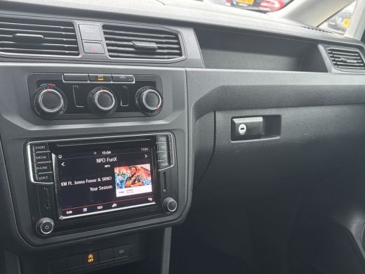 Volkswagen Caddy 2.0 TDI L2H1 BMT Maxi Highline | Leer | Navi | Cruise | Trekhaak | Dubbele Schuifdeur ActivLease financial lease