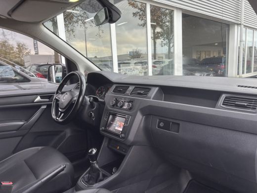 Volkswagen Caddy 2.0 TDI L2H1 BMT Maxi Highline | Leer | Navi | Cruise | Trekhaak | Dubbele Schuifdeur ActivLease financial lease