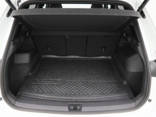 Volkswagen Tiguan 1.5 eTSi 150 Pk Automaat R-Line Edition | Black Style | Panoramadak | Trekhaak | Harman/Kardon | ... ActivLease financial lease