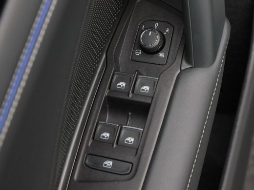 Volkswagen Tiguan 1.5 eTSi 150 Pk Automaat R-Line Edition | Black Style | Panoramadak | Trekhaak | Harman/Kardon | ... ActivLease financial lease