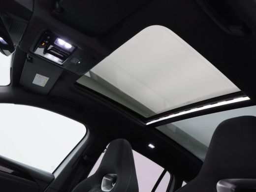 Volkswagen Tiguan 1.5 eTSi 150 Pk Automaat R-Line Edition | Black Style | Panoramadak | Trekhaak | Harman/Kardon | ... ActivLease financial lease