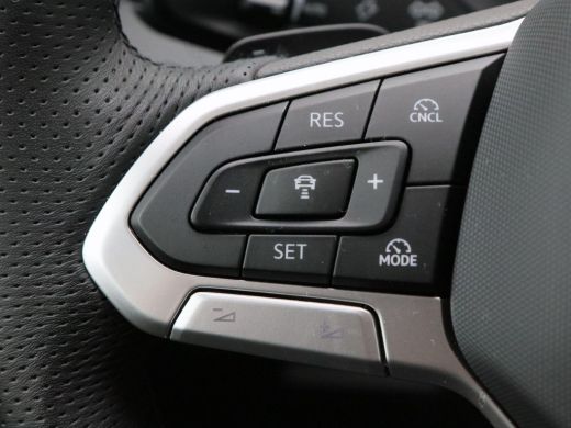 Volkswagen Tiguan 1.5 eTSi 150 Pk Automaat R-Line Edition | Black Style | Panoramadak | Trekhaak | Harman/Kardon | ... ActivLease financial lease