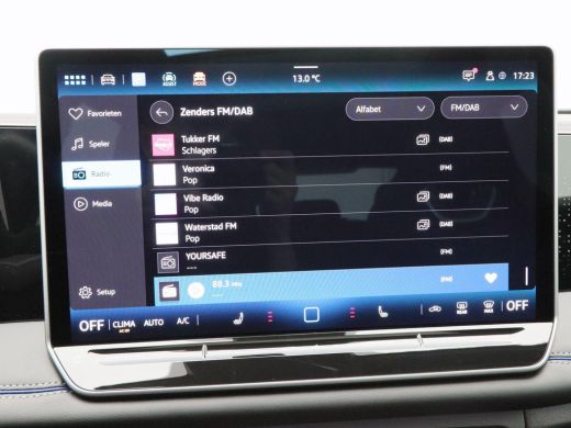 Volkswagen Tiguan 1.5 eTSi 150 Pk Automaat R-Line Edition | Black Style | Panoramadak | Trekhaak | Harman/Kardon | ... ActivLease financial lease