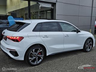 Audi A3 Sportback 45 TFSI e S edition Competition Panorama/Memory/Sfeer/Massage