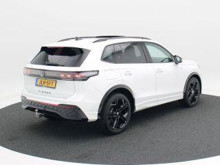 Volkswagen Tiguan 1.5 eTSi 150 Pk Automaat R-Line Edition | Black Style | Panoramadak | Trekhaak | Harman/Kardon | ...