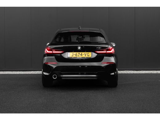 BMW 1 Serie 118i Executive Edition | Automaat | Carplay | Camera | Cruise Control ActivLease financial lease