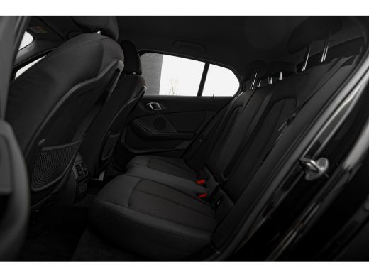 BMW 1 Serie 118i Executive Edition | Automaat | Carplay | Camera | Cruise Control ActivLease financial lease